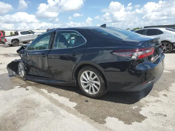 4T1C11AK3NU661825 2022 TOYOTA CAMRY - Image 2