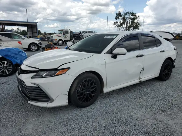 4T1C11AK3NU663770 2022 TOYOTA CAMRY - Image 1