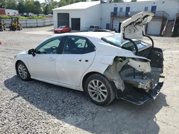 4T1C11AK3NU668435 2022 TOYOTA CAMRY - Image 2