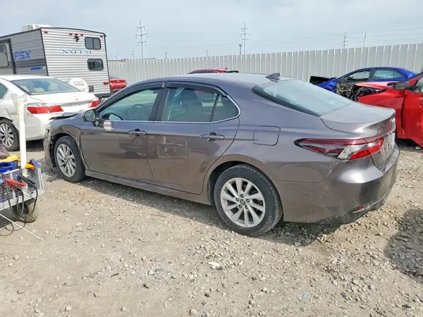 4T1C11AK3NU668676 2022 TOYOTA CAMRY - Image 2