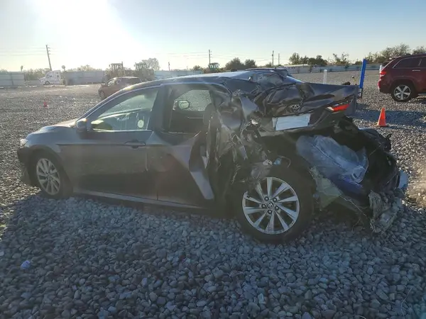 4T1C11AK3NU672078 2022 TOYOTA CAMRY - Image 2