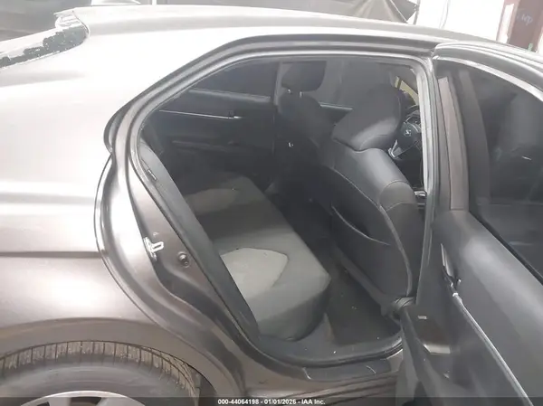 4T1C11AK3NU672727 2022 TOYOTA CAMRY - Image 8