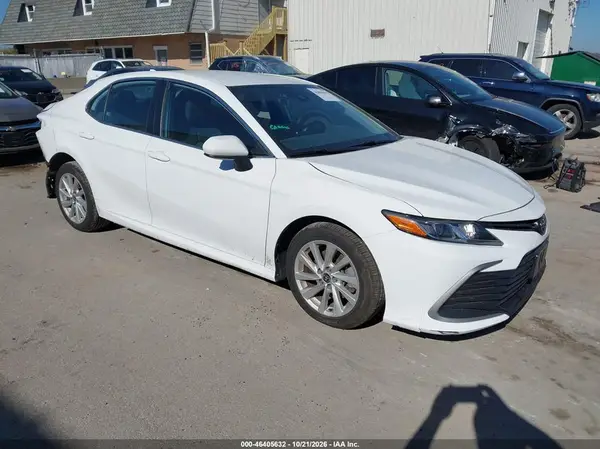 4T1C11AK3NU673330 2022 TOYOTA CAMRY - Image 1
