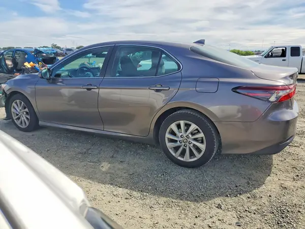 4T1C11AK3NU674042 2022 TOYOTA CAMRY - Image 2