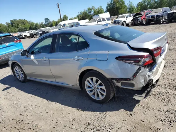 4T1C11AK3NU676566 2022 TOYOTA CAMRY - Image 2