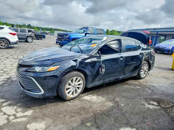4T1C11AK3NU678494 2022 TOYOTA CAMRY - Image 1