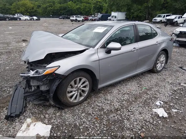 4T1C11AK3NU688393 2022 TOYOTA CAMRY - Image 2