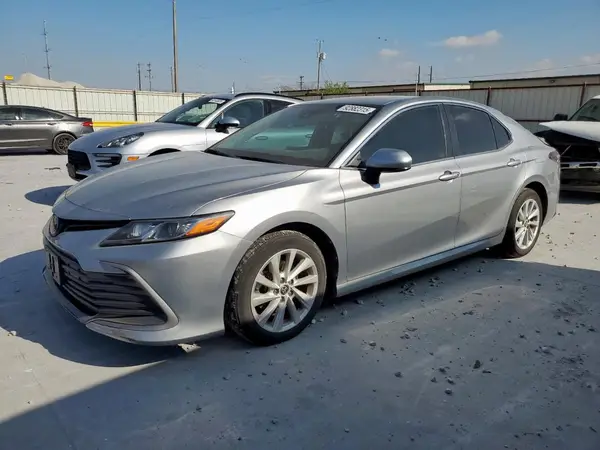 4T1C11AK3NU689091 2022 TOYOTA CAMRY - Image 1