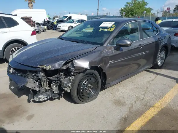 4T1C11AK3NU693027 2022 TOYOTA CAMRY - Image 2