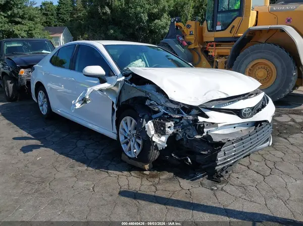 4T1C11AK3NU693061 2022 TOYOTA CAMRY - Image 1