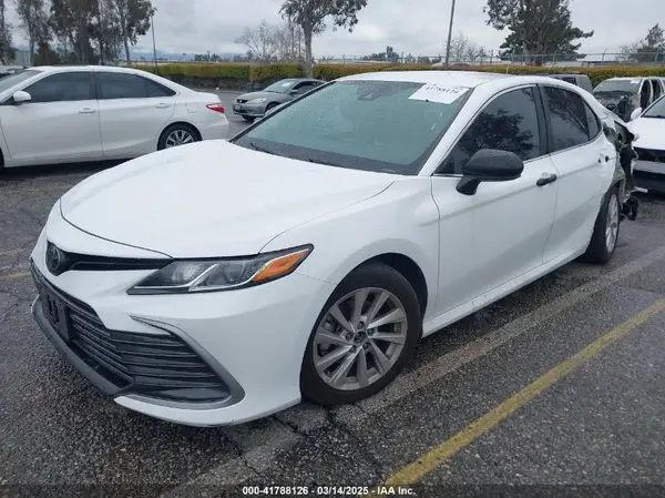 4T1C11AK3NU694145 2022 TOYOTA CAMRY - Image 2