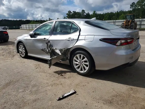 4T1C11AK3NU694422 2022 TOYOTA CAMRY - Image 2