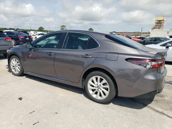 4T1C11AK3NU698468 2022 TOYOTA CAMRY - Image 2