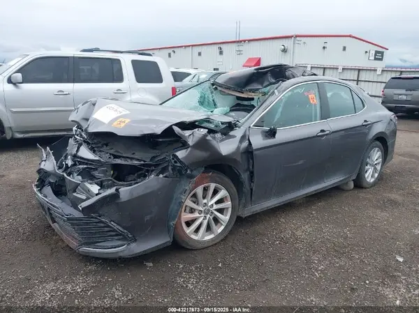 4T1C11AK3NU698888 2022 TOYOTA CAMRY - Image 2