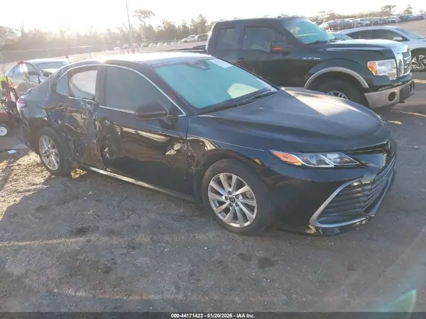 4T1C11AK3NU703216 2022 TOYOTA CAMRY - Image 1