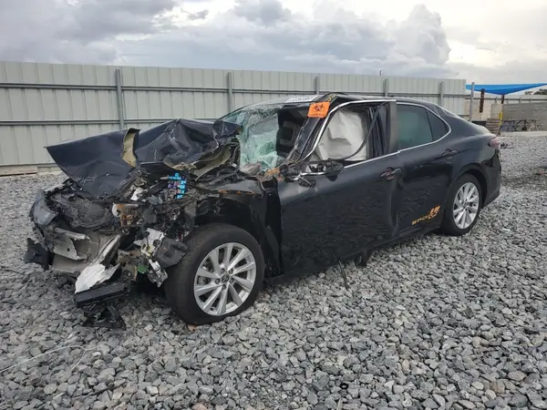 4T1C11AK3NU710148 2022 TOYOTA CAMRY - Image 1