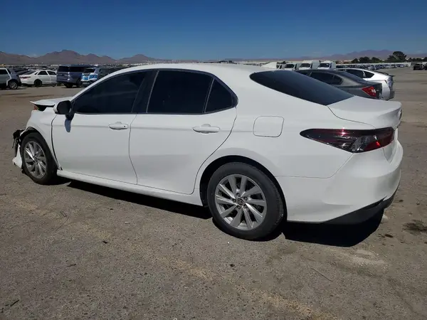 4T1C11AK3NU711185 2022 TOYOTA CAMRY - Image 2