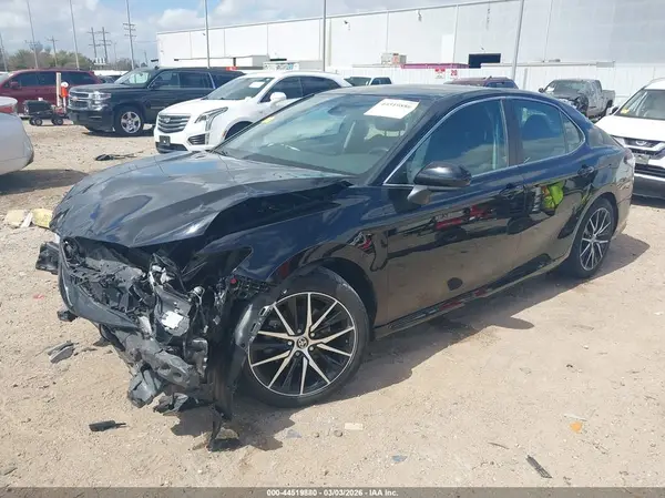 4T1C11AK3NU711641 2022 TOYOTA CAMRY - Image 2