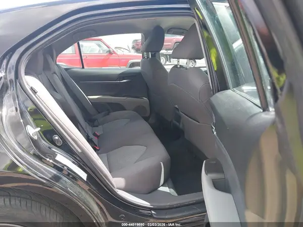 4T1C11AK3NU711641 2022 TOYOTA CAMRY - Image 8