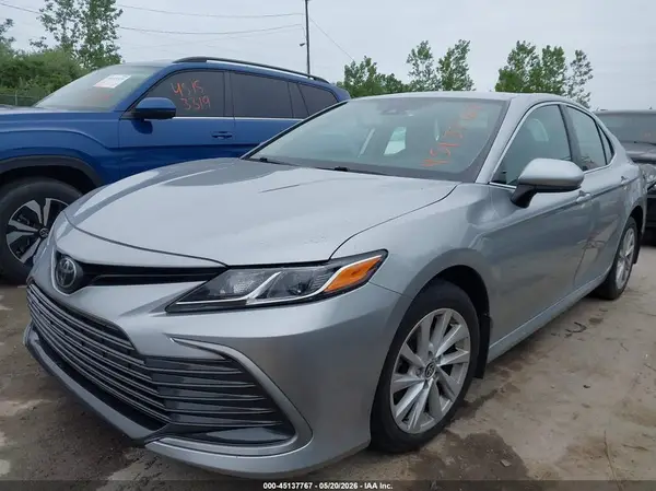 4T1C11AK3NU716046 2022 TOYOTA CAMRY - Image 2