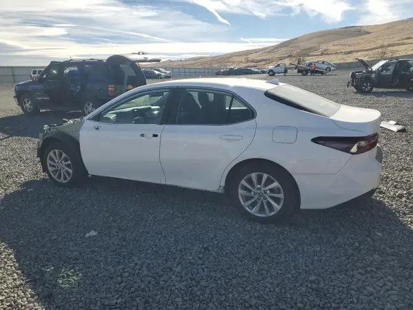 4T1C11AK3PU136573 2023 TOYOTA CAMRY - Image 2
