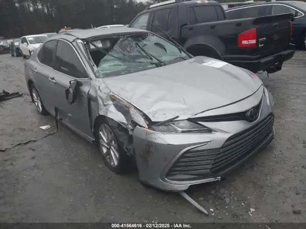 4T1C11AK3PU138419 2023 TOYOTA CAMRY - Image 1
