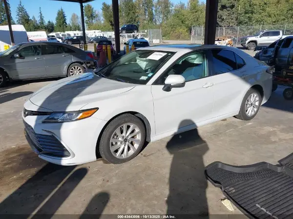 4T1C11AK3PU187197 2023 TOYOTA CAMRY - Image 2
