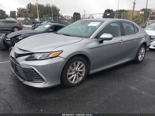 4T1C11AK3PU727986 2023 TOYOTA CAMRY - Image 2