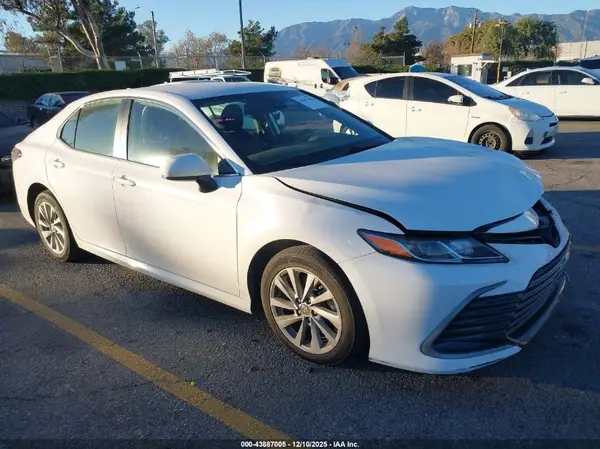 4T1C11AK3PU754525 2023 TOYOTA CAMRY - Image 1