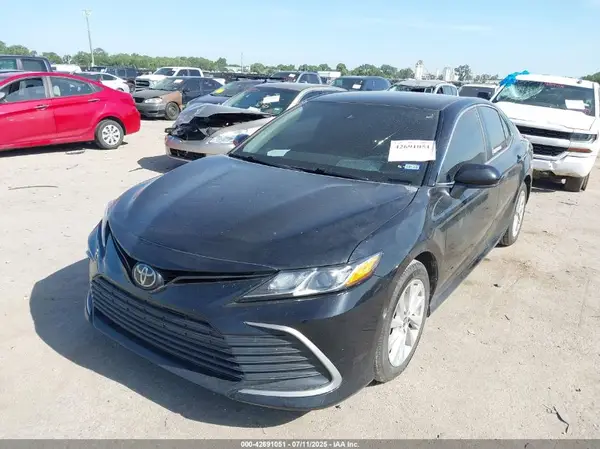 4T1C11AK3PU757215 2023 TOYOTA CAMRY - Image 2