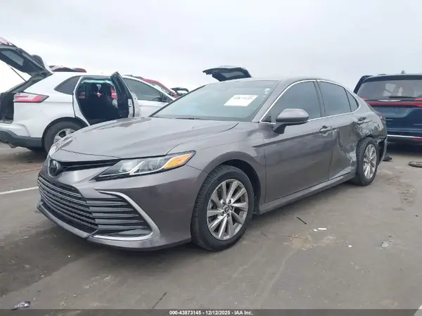 4T1C11AK3PU768070 2023 TOYOTA CAMRY - Image 2