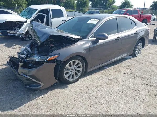 4T1C11AK3RU211923 2024 TOYOTA CAMRY - Image 2