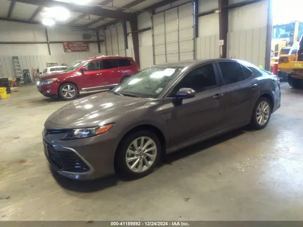 4T1C11AK3RU872142 2024 TOYOTA CAMRY - Image 2