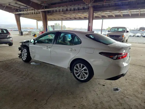 4T1C11AK3RU881018 2024 TOYOTA CAMRY - Image 2