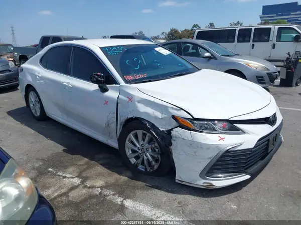 4T1C11AK3RU888776 2024 TOYOTA CAMRY - Image 1