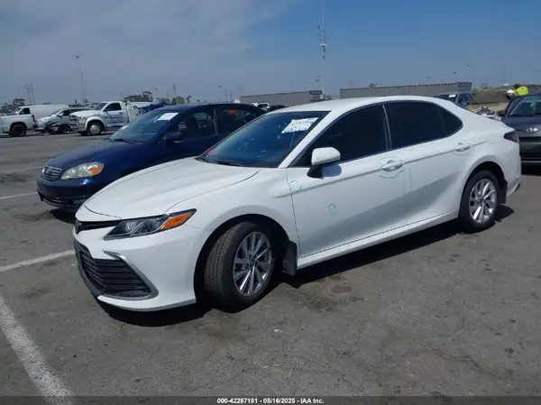 4T1C11AK3RU888776 2024 TOYOTA CAMRY - Image 2