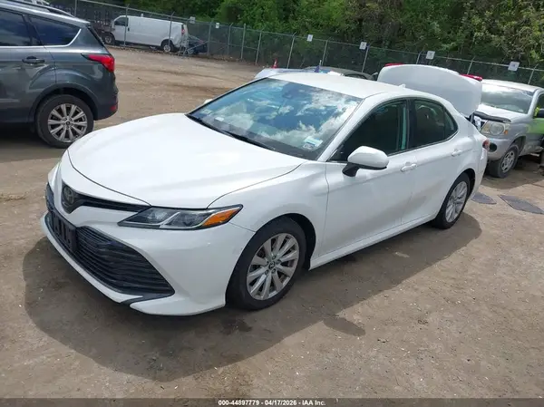 4T1C11AK4LU332368 2020 TOYOTA CAMRY - Image 2