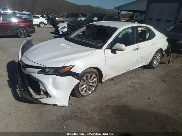 4T1C11AK4LU345573 2020 TOYOTA CAMRY - Image 2