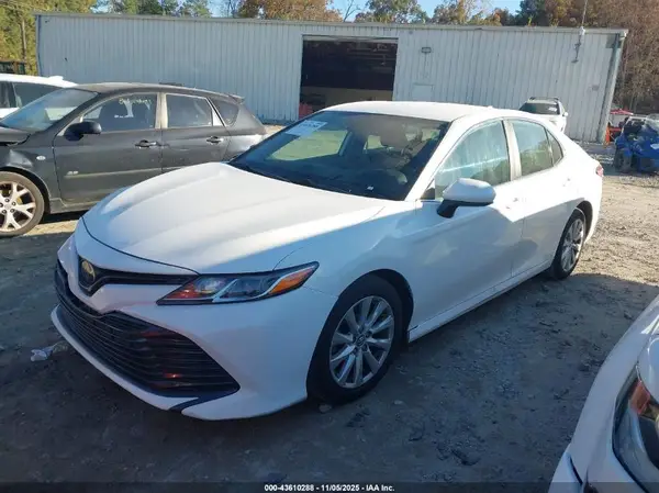 4T1C11AK4LU347744 2020 TOYOTA CAMRY - Image 2