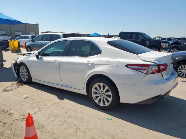 4T1C11AK4LU362986 2020 TOYOTA CAMRY - Image 2