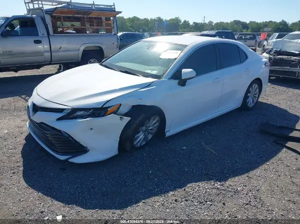 4T1C11AK4LU370179 2020 TOYOTA CAMRY - Image 2