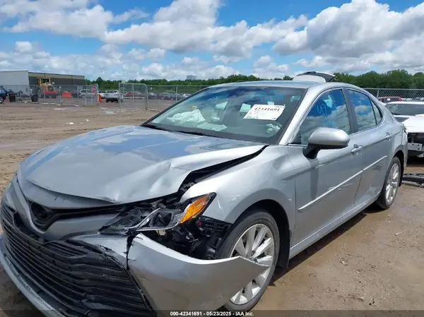 4T1C11AK4LU389069 2020 TOYOTA CAMRY - Image 2