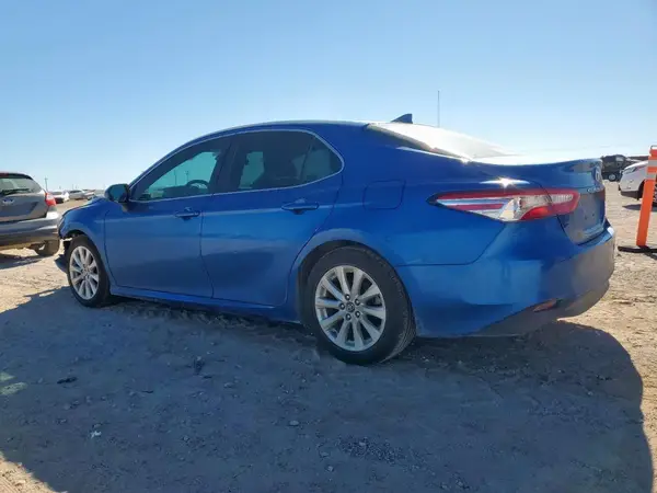 4T1C11AK4LU389895 2020 TOYOTA CAMRY - Image 2