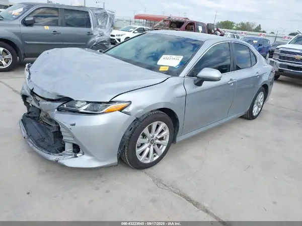 4T1C11AK4LU395938 2020 TOYOTA CAMRY - Image 2