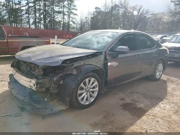 4T1C11AK4LU398242 2020 TOYOTA CAMRY - Image 2