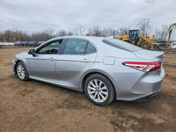 4T1C11AK4LU880046 2020 TOYOTA CAMRY - Image 2