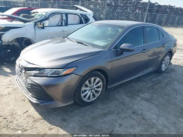4T1C11AK4LU891550 2020 TOYOTA CAMRY - Image 2