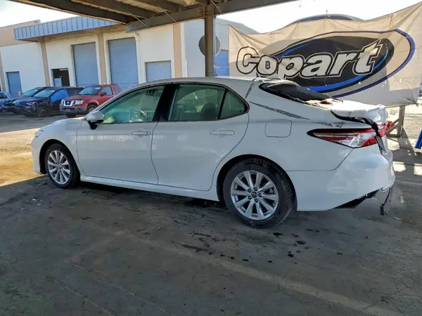 4T1C11AK4LU918827 2020 TOYOTA CAMRY - Image 2