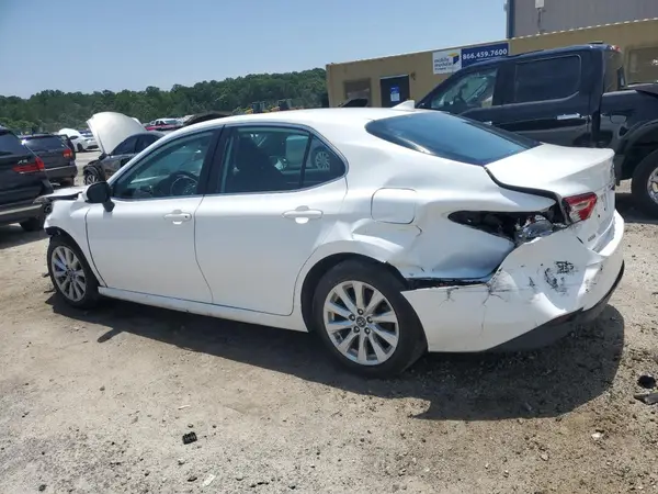 4T1C11AK4LU923882 2020 TOYOTA CAMRY - Image 2