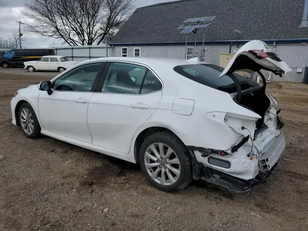 4T1C11AK4LU942786 2020 TOYOTA CAMRY - Image 2